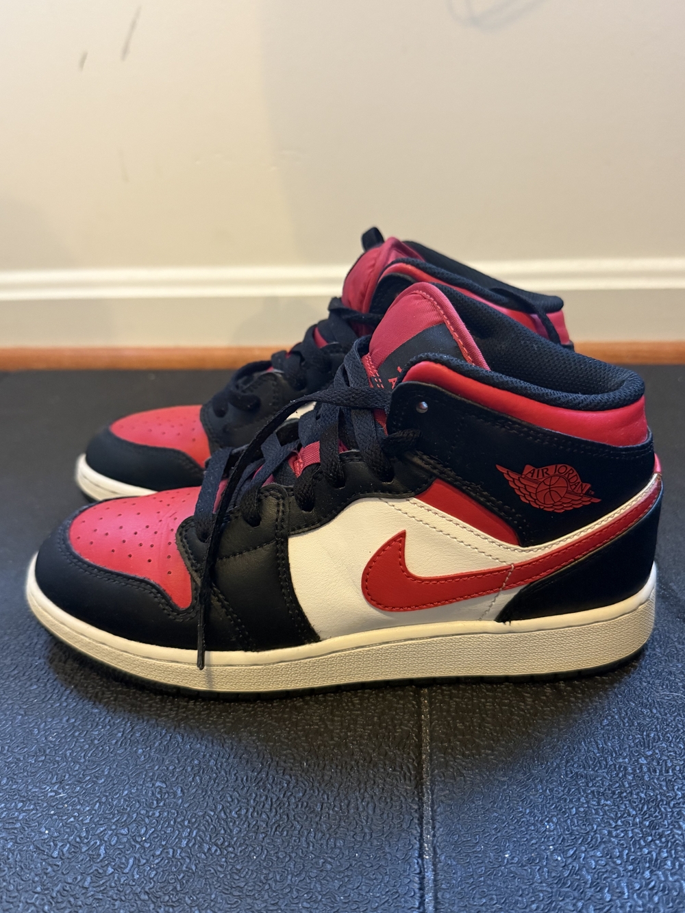 Nike Air Jordan 1 Mid Black/Red/White Sneakers
